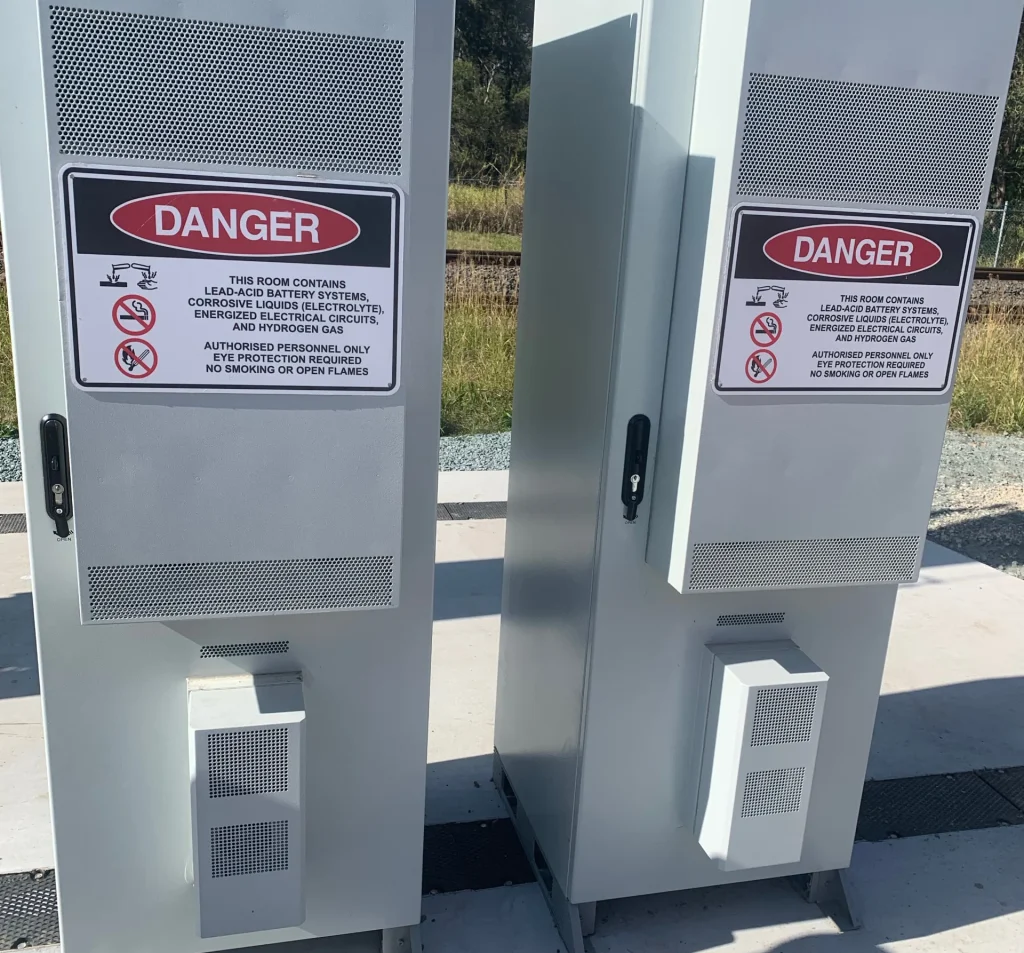 Rail telecommunications equipment cabinets